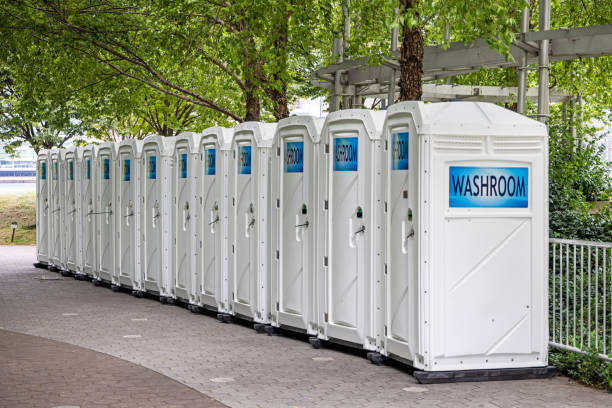 Best Porta potty delivery and setup  in Hartville, OH